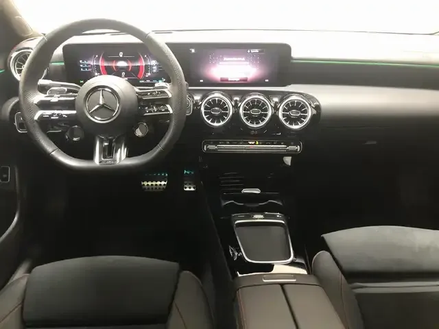 Mercedes-Benz CLA 35 AMG