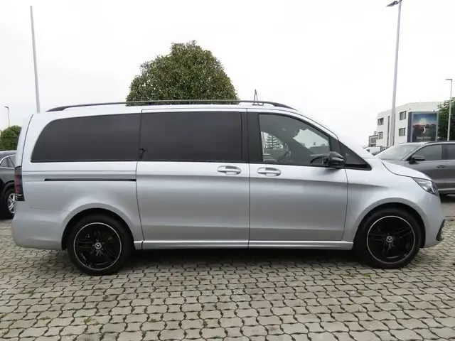 Mercedes-Benz V 250