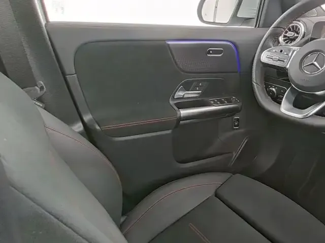 Mercedes-Benz EQA 300
