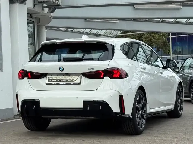 BMW 120