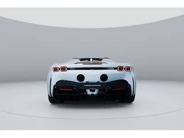 Ferrari SF90 Spider