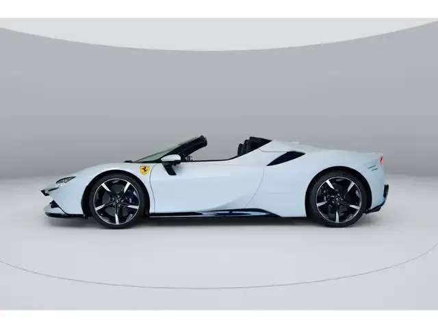 Ferrari SF90 Spider