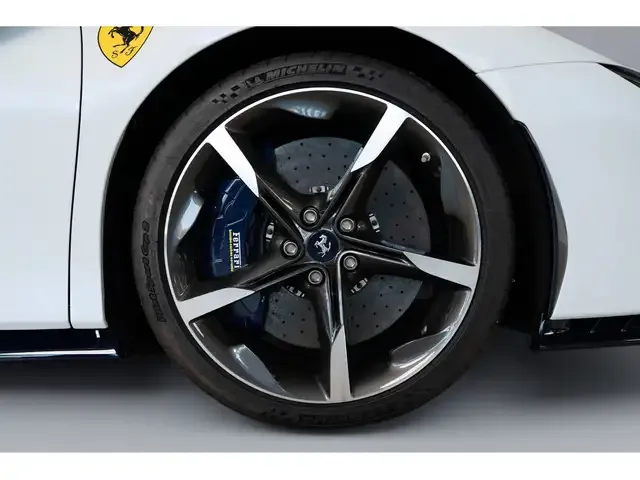 Ferrari SF90 Spider