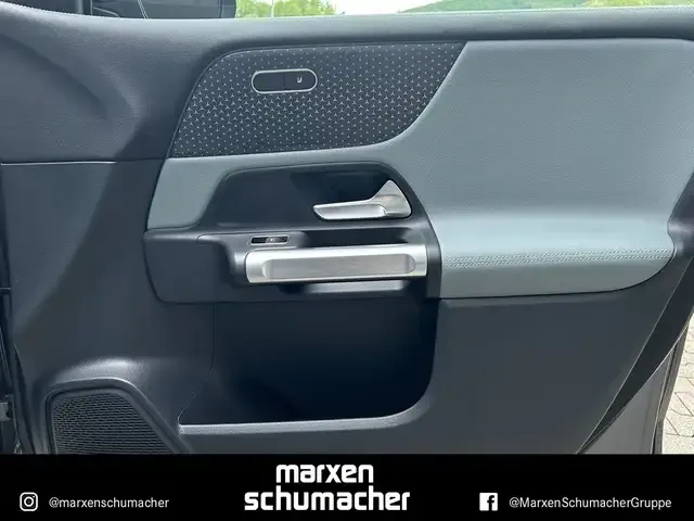 Mercedes-Benz GLB 250