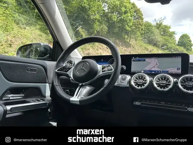 Mercedes-Benz GLB 250