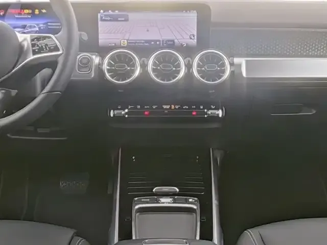 Mercedes-Benz EQB 300