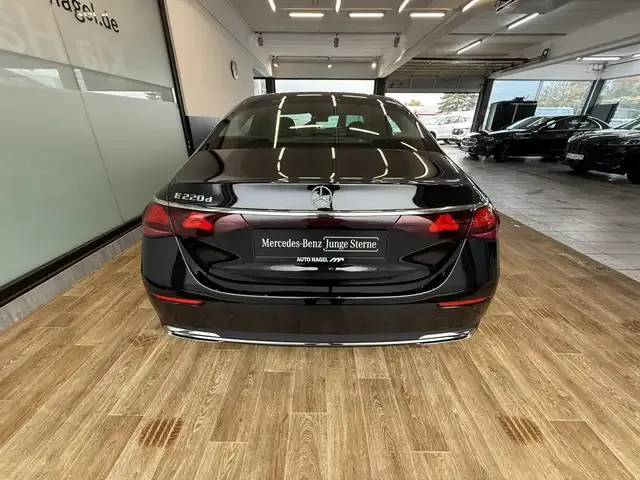 Mercedes-Benz E 220