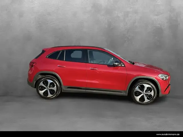 Mercedes-Benz GLA 200