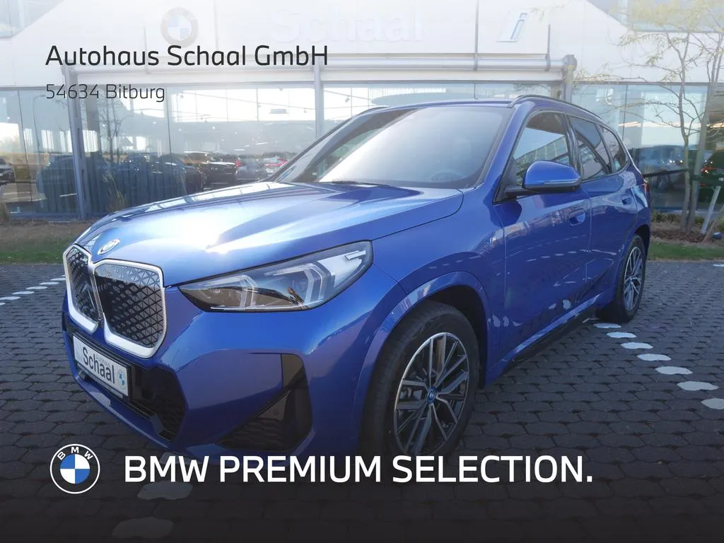 BMW iX1