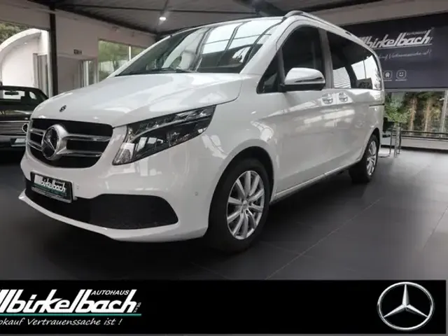 Mercedes-Benz V 220