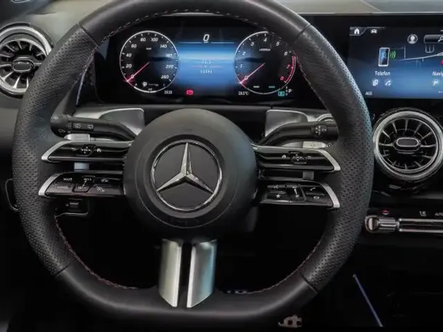 Mercedes-Benz GLB 200
