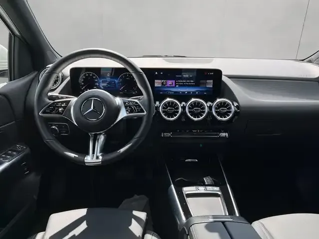 Mercedes-Benz B 180