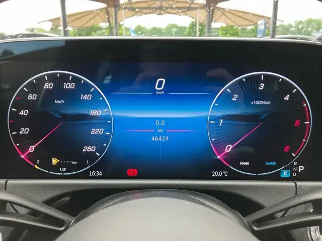 Mercedes-Benz E 220