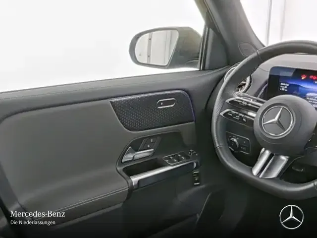 Mercedes-Benz EQB 300