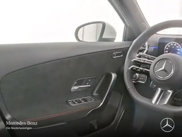 Mercedes-Benz A 220