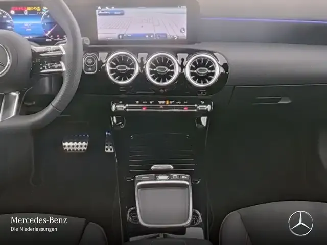 Mercedes-Benz A 220