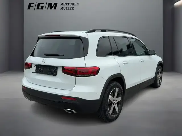 Mercedes-Benz GLB 220