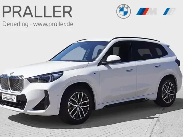 BMW iX1
