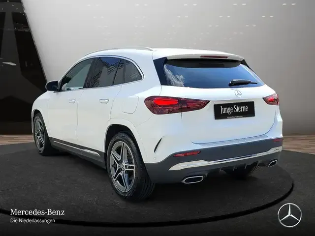 Mercedes-Benz GLA 200