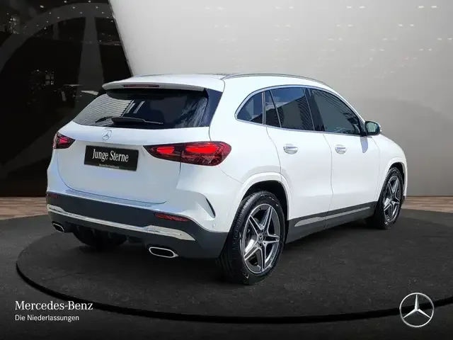 Mercedes-Benz GLA 200