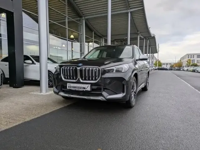 BMW iX1