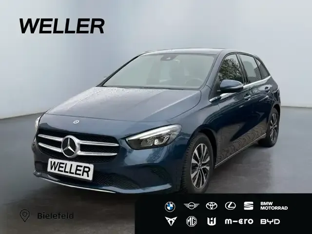 Mercedes-Benz B 180