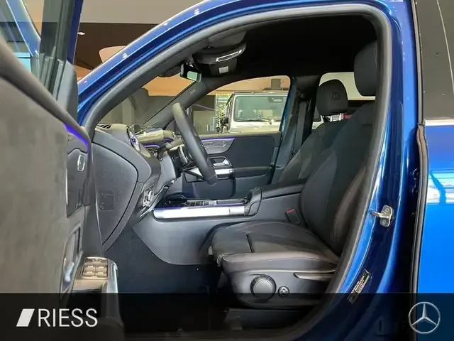 Mercedes-Benz GLB 220