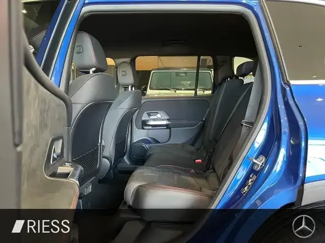 Mercedes-Benz GLB 220