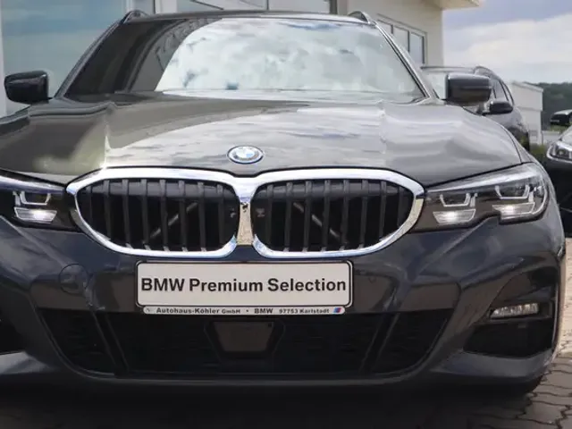 BMW 330