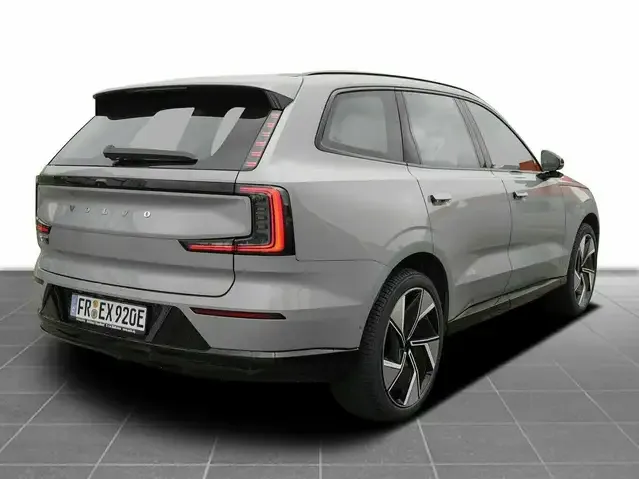 Volvo EX90