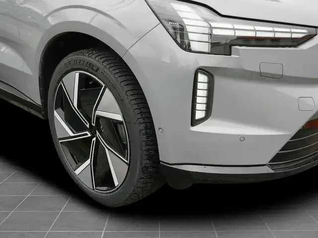 Volvo EX90