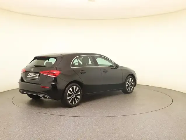 Mercedes-Benz A 220