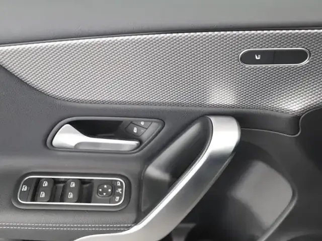 Mercedes-Benz A 220