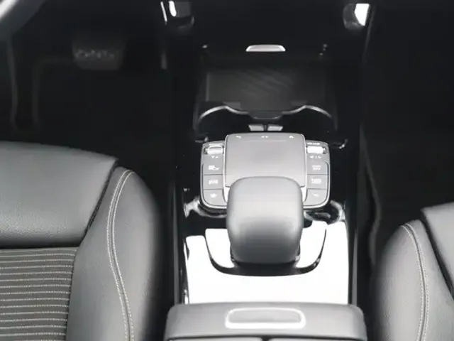 Mercedes-Benz A 220