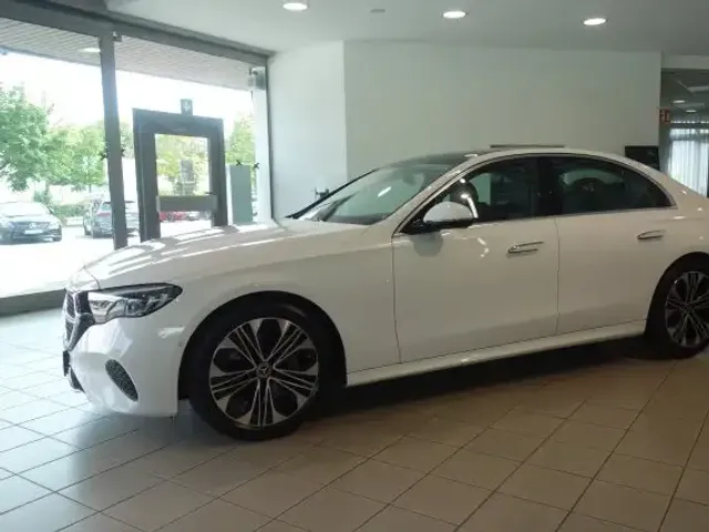 Mercedes-Benz E 220