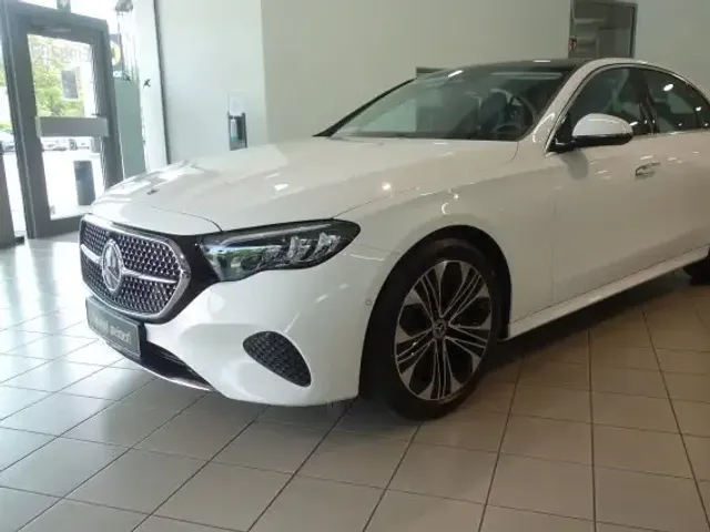 Mercedes-Benz E 220
