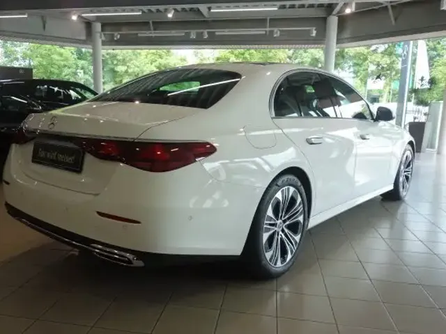 Mercedes-Benz E 220