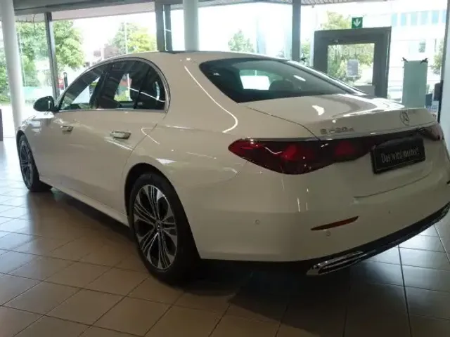 Mercedes-Benz E 220