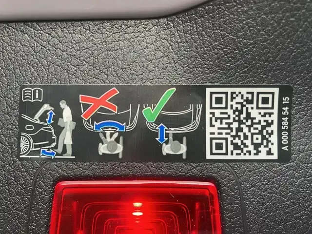 Mercedes-Benz GLB 200