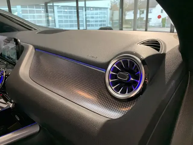 Mercedes-Benz EQA 300