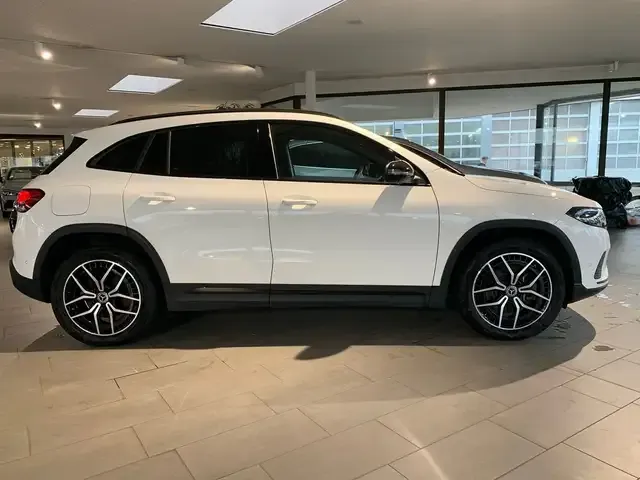 Mercedes-Benz EQA 300