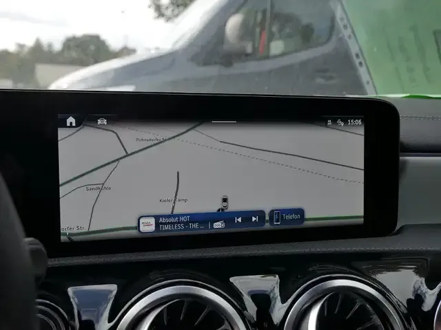 Mercedes-Benz CLA 180