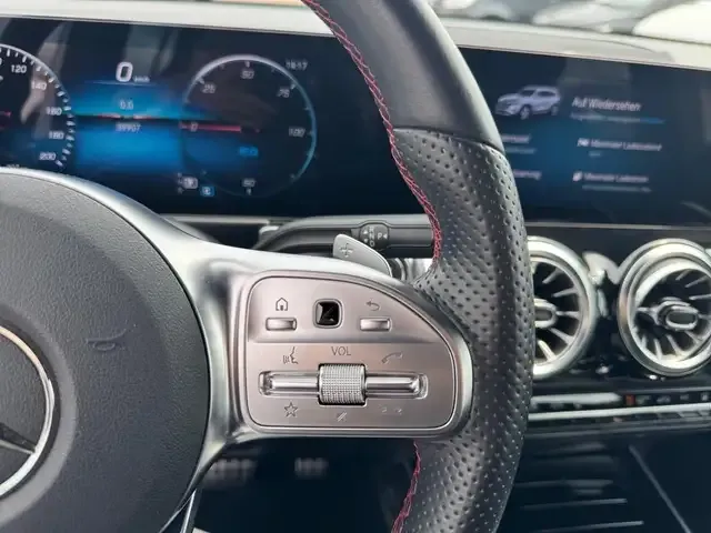 Mercedes-Benz EQB 350