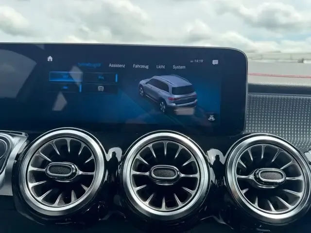 Mercedes-Benz EQB 350