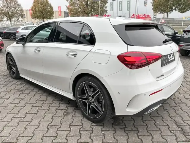 Mercedes-Benz A 200