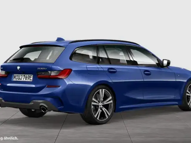 BMW 330