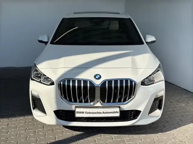 BMW 225
