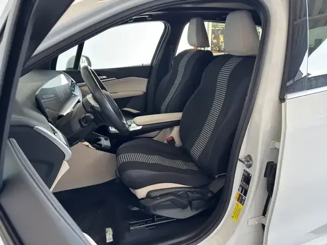 BMW 225