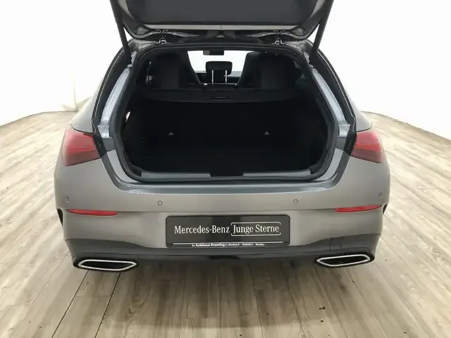 Mercedes-Benz CLA 180