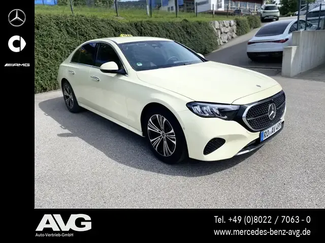 Mercedes-Benz E 200